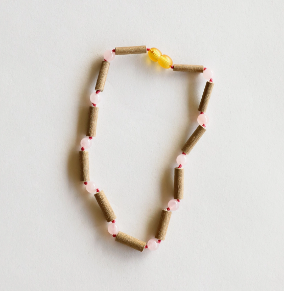 ヘーゼルウッド&ローズ・ストーン・ネックレス